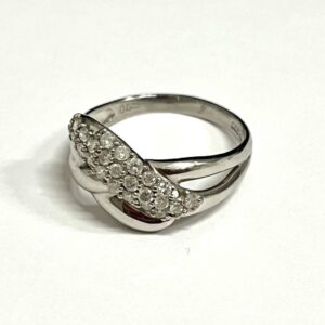 Pt900 プラチナ メレダイヤ付きリング